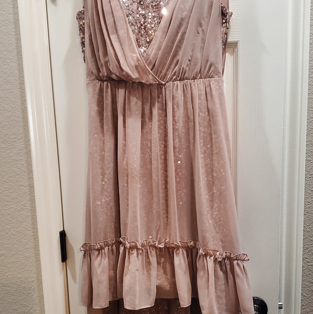 Sequen with cheer over dress - Picture 2 of 4